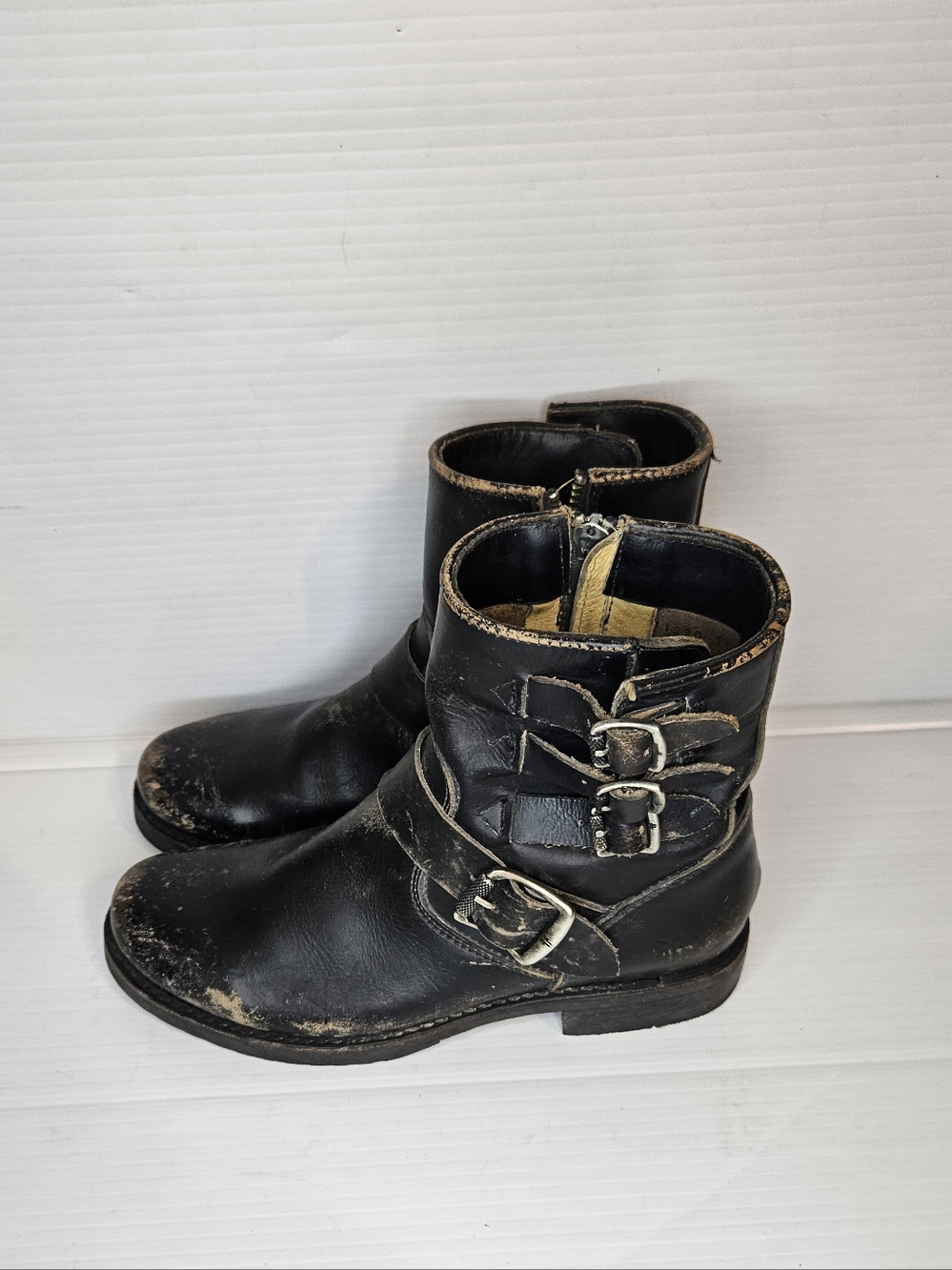 Frye Veronica Women's Short Belted Boots – Distressed Brown&Black Leather .